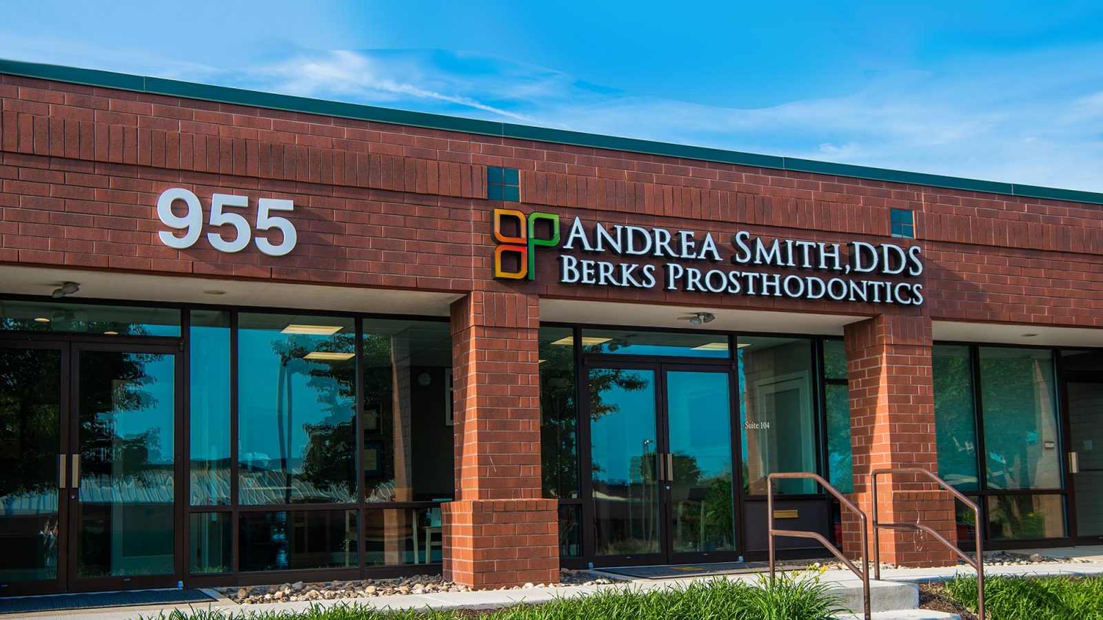 Dr. Andrea Smith , DDS. - Prosthodontist - Office